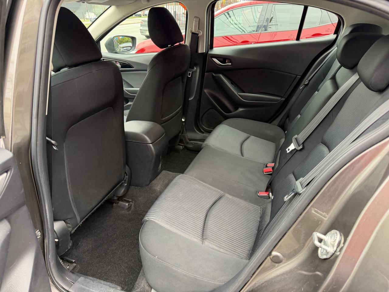 2016 Mazda MAZDA3 i Touring Photo