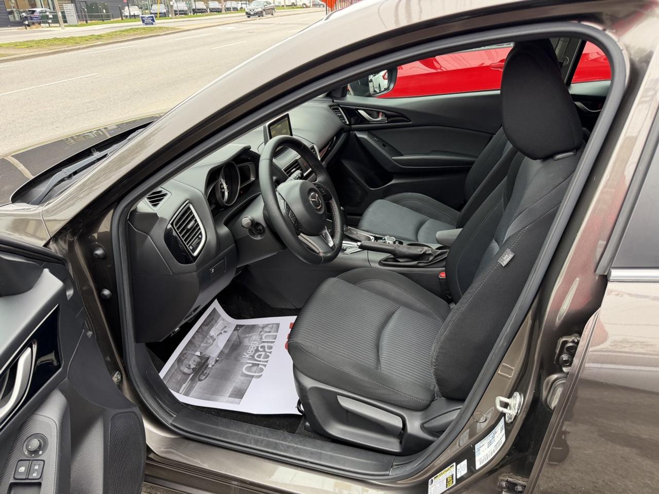2016 Mazda MAZDA3 i Touring Photo