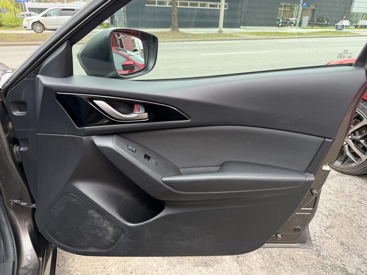 2016 Mazda MAZDA3 i Touring Photo