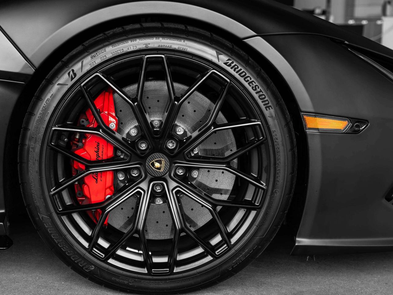 2024 Lamborghini Revuelto  Photo