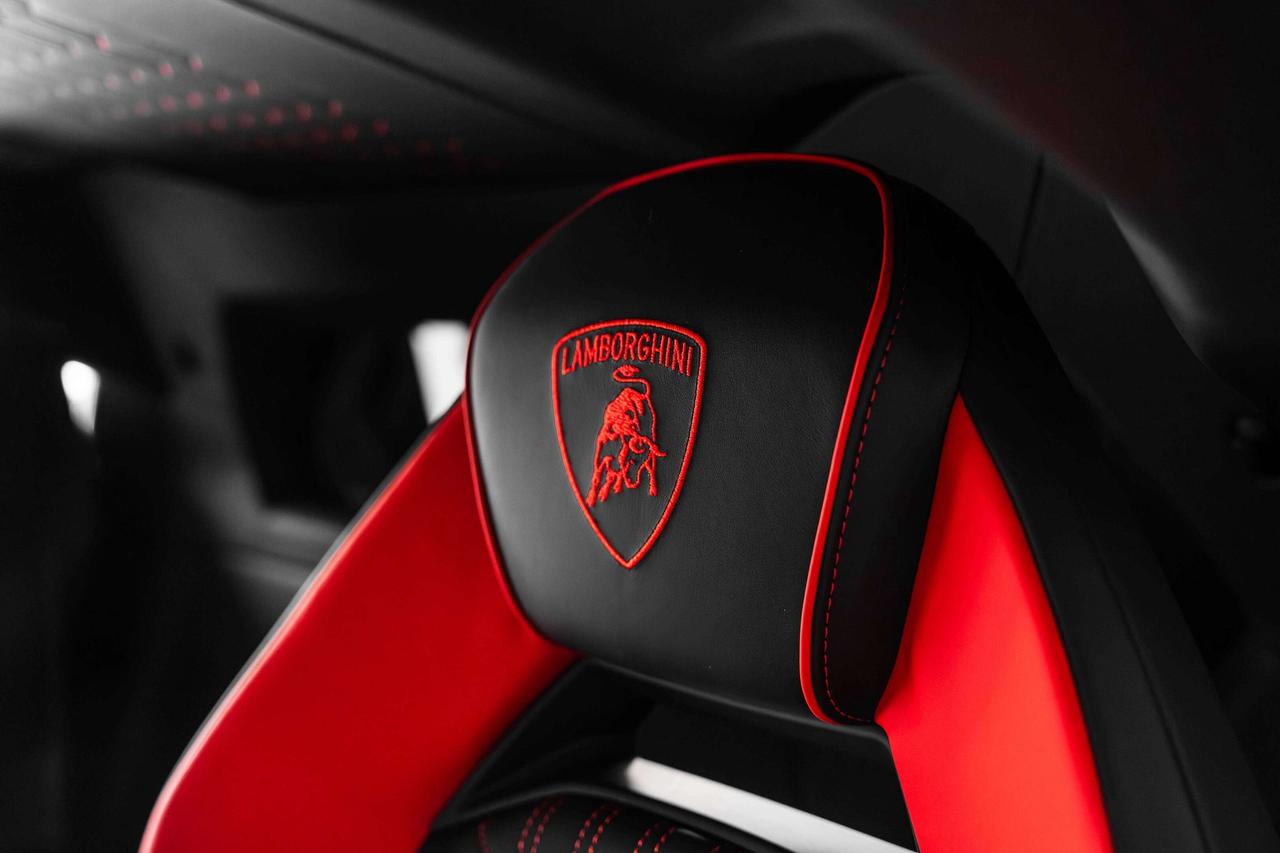 2024 Lamborghini Revuelto  Photo