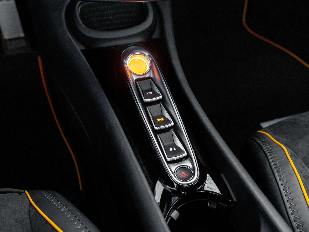 2025 McLaren Artura Spider Photo
