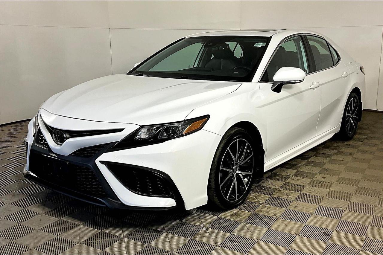 2021 Toyota Camry SE Auto AWD