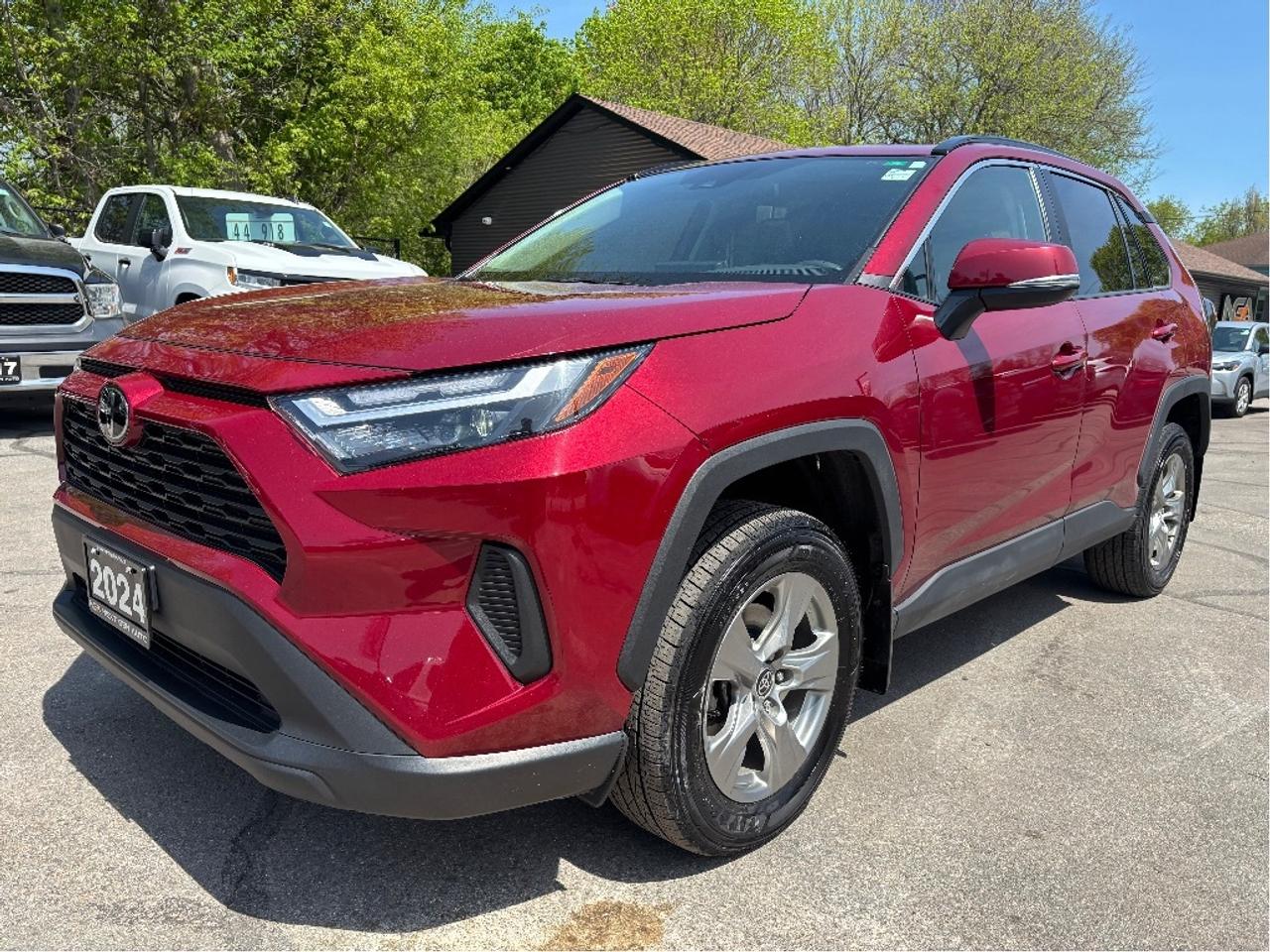 2024 Toyota RAV4 XLE ROOF HEATED STEERING ONE OWNER CLEAN C Photo
