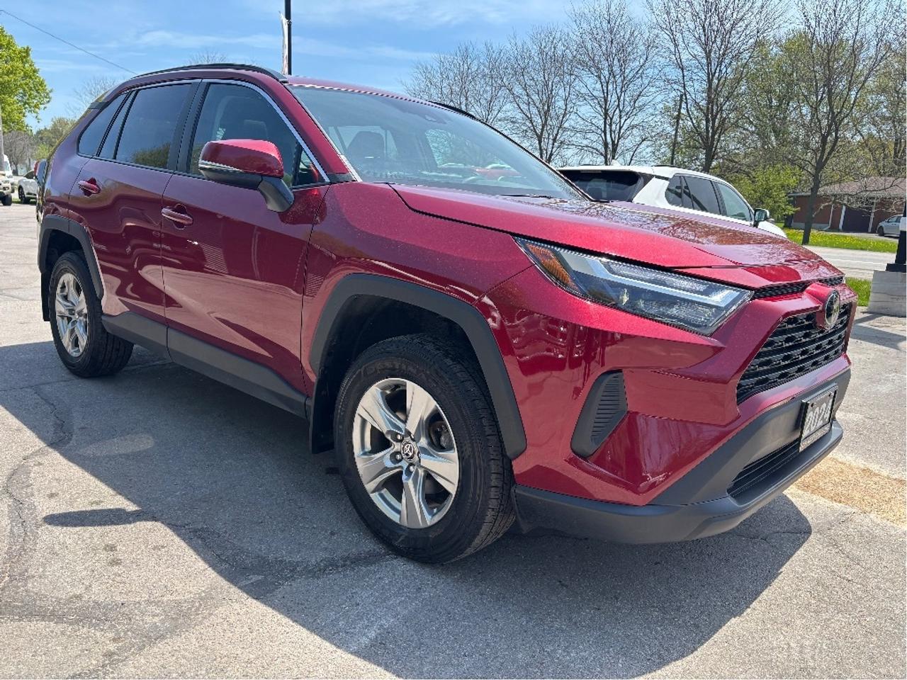 2024 Toyota RAV4 XLE ROOF HEATED STEERING ONE OWNER CLEAN C Photo
