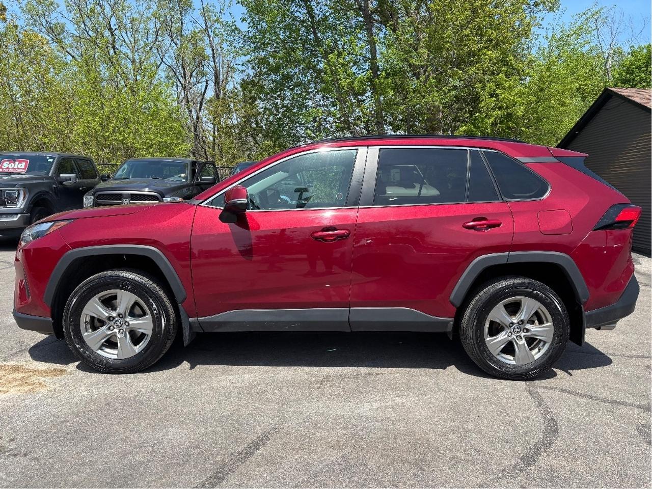 2024 Toyota RAV4 XLE ROOF HEATED STEERING ONE OWNER CLEAN C Photo