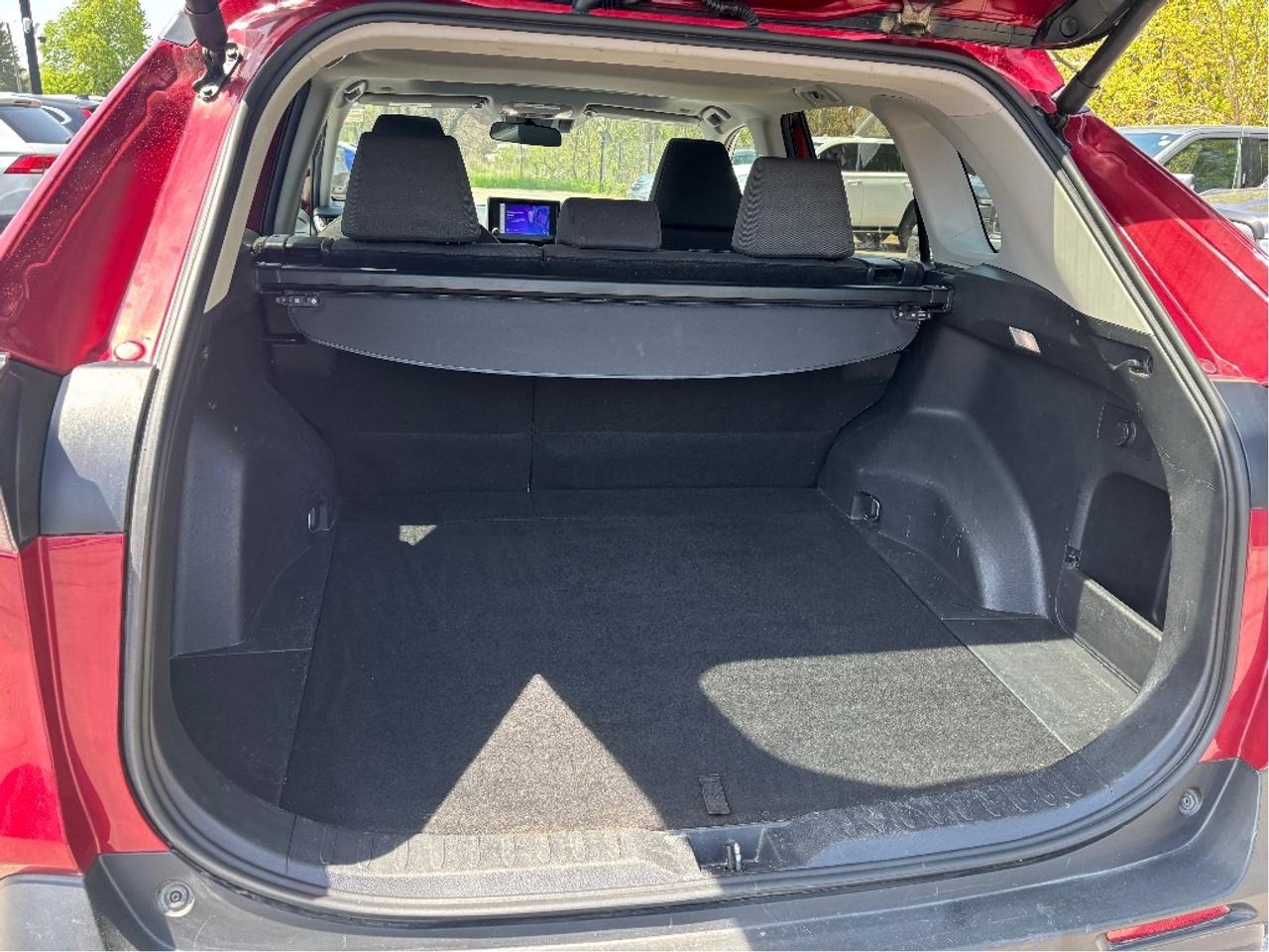 2024 Toyota RAV4 XLE ROOF HEATED STEERING ONE OWNER CLEAN C Photo