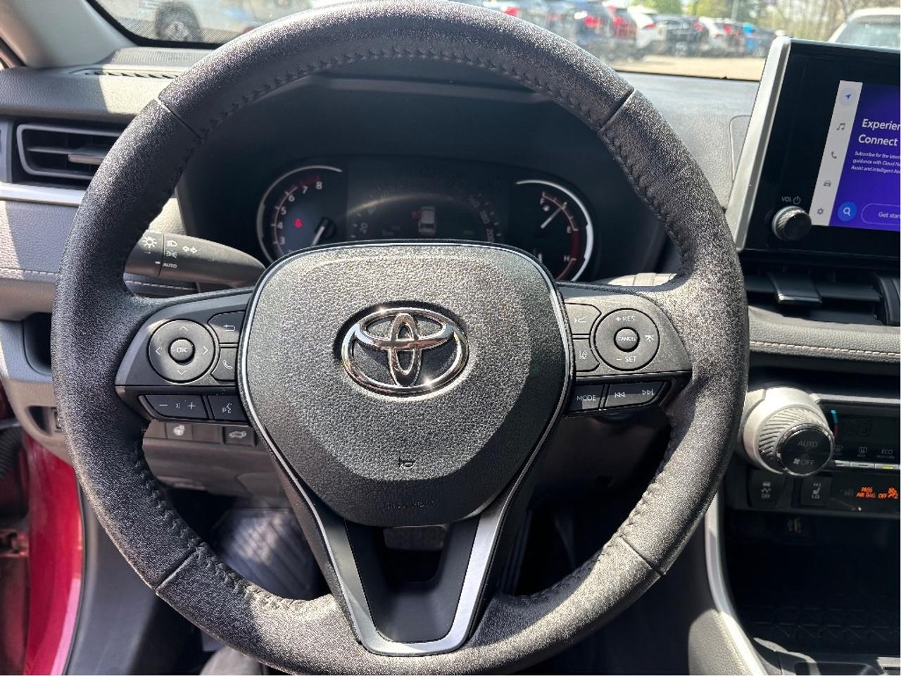 2024 Toyota RAV4 XLE ROOF HEATED STEERING ONE OWNER CLEAN C Photo