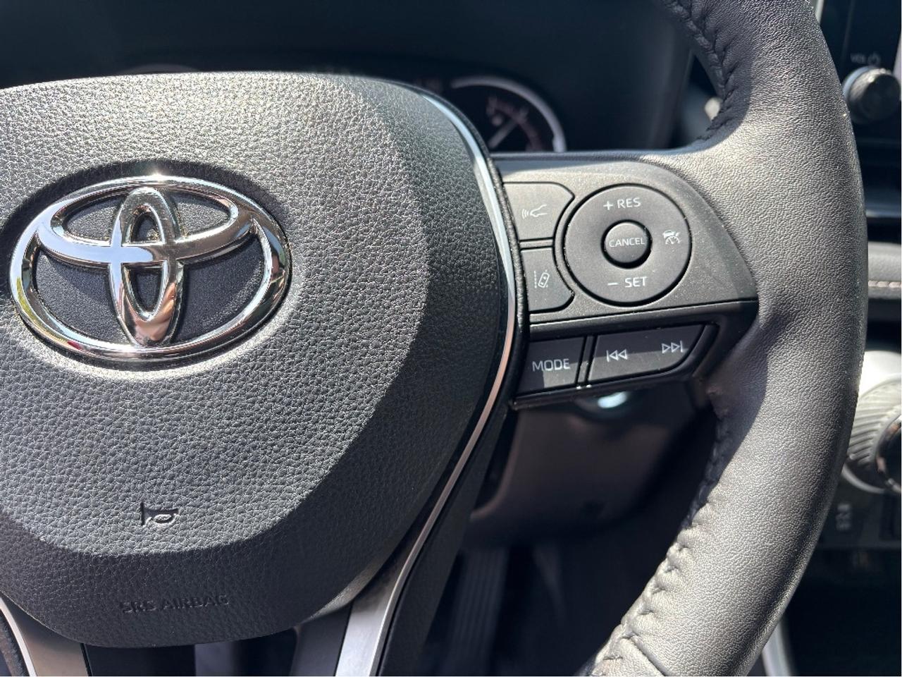 2024 Toyota RAV4 XLE ROOF HEATED STEERING ONE OWNER CLEAN C Photo
