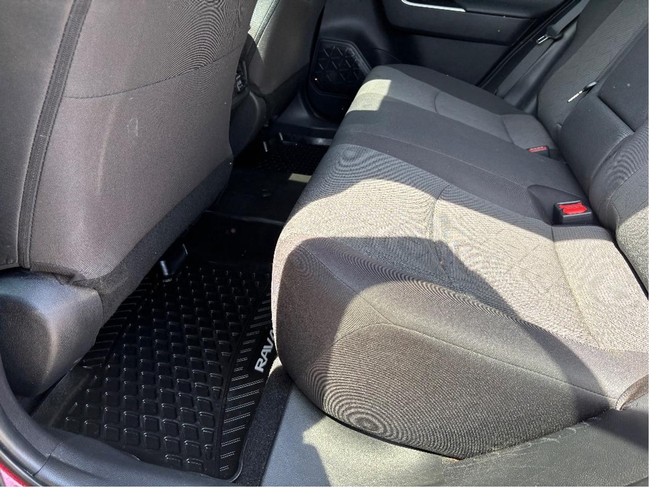 2024 Toyota RAV4 XLE ROOF HEATED STEERING ONE OWNER CLEAN C Photo