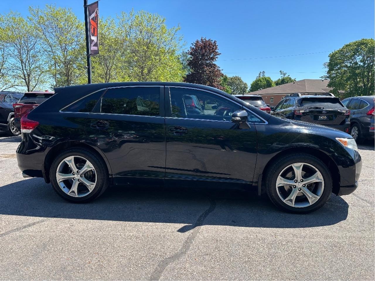 2016 Toyota Venza XLE AWD LEATHER NAV PANO ROOF Photo