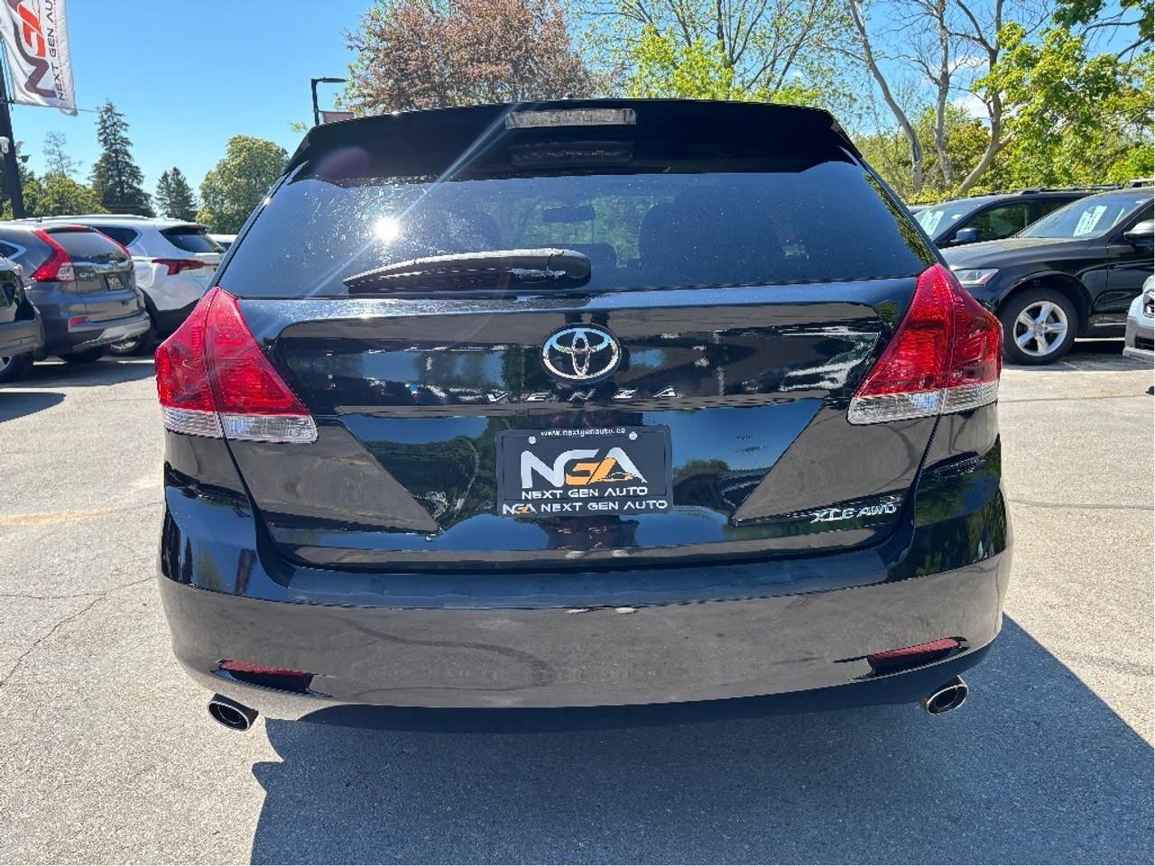 2016 Toyota Venza XLE AWD LEATHER NAV PANO ROOF Photo