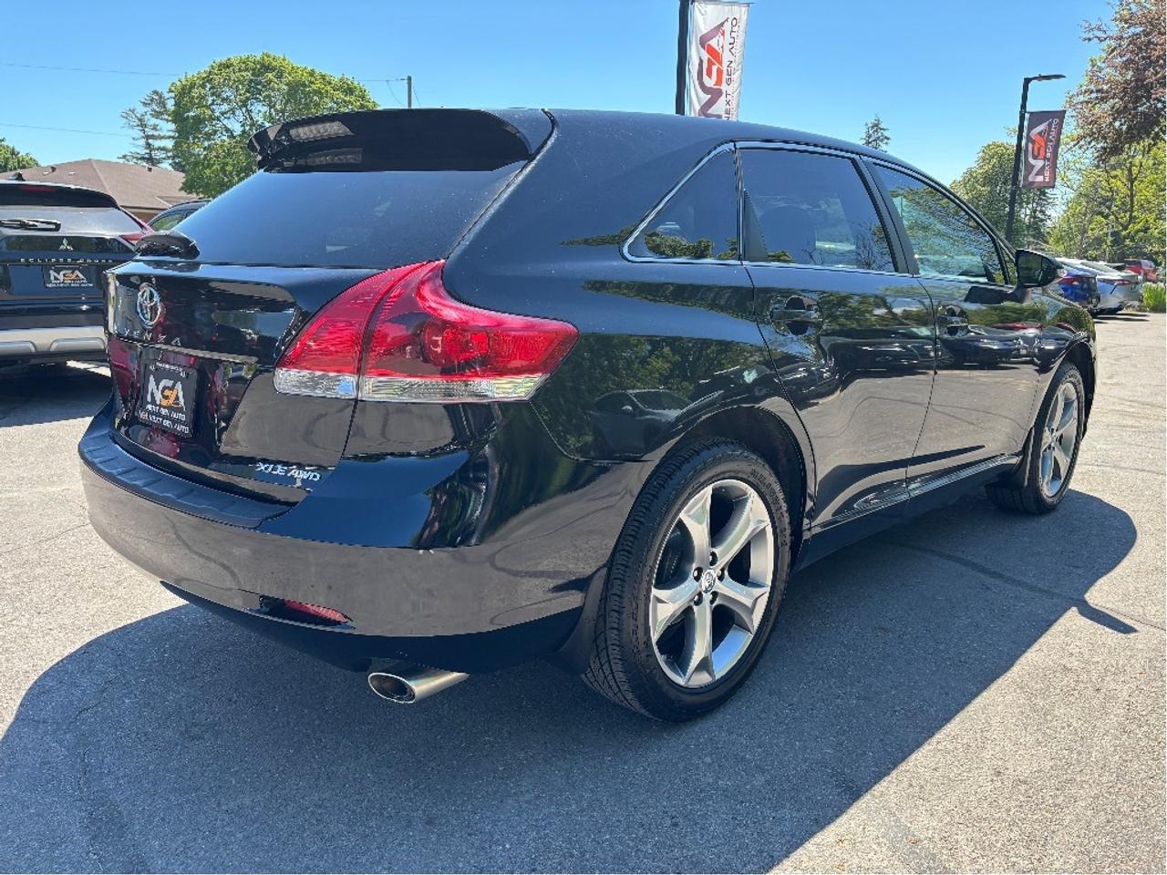 2016 Toyota Venza XLE AWD LEATHER NAV PANO ROOF Photo
