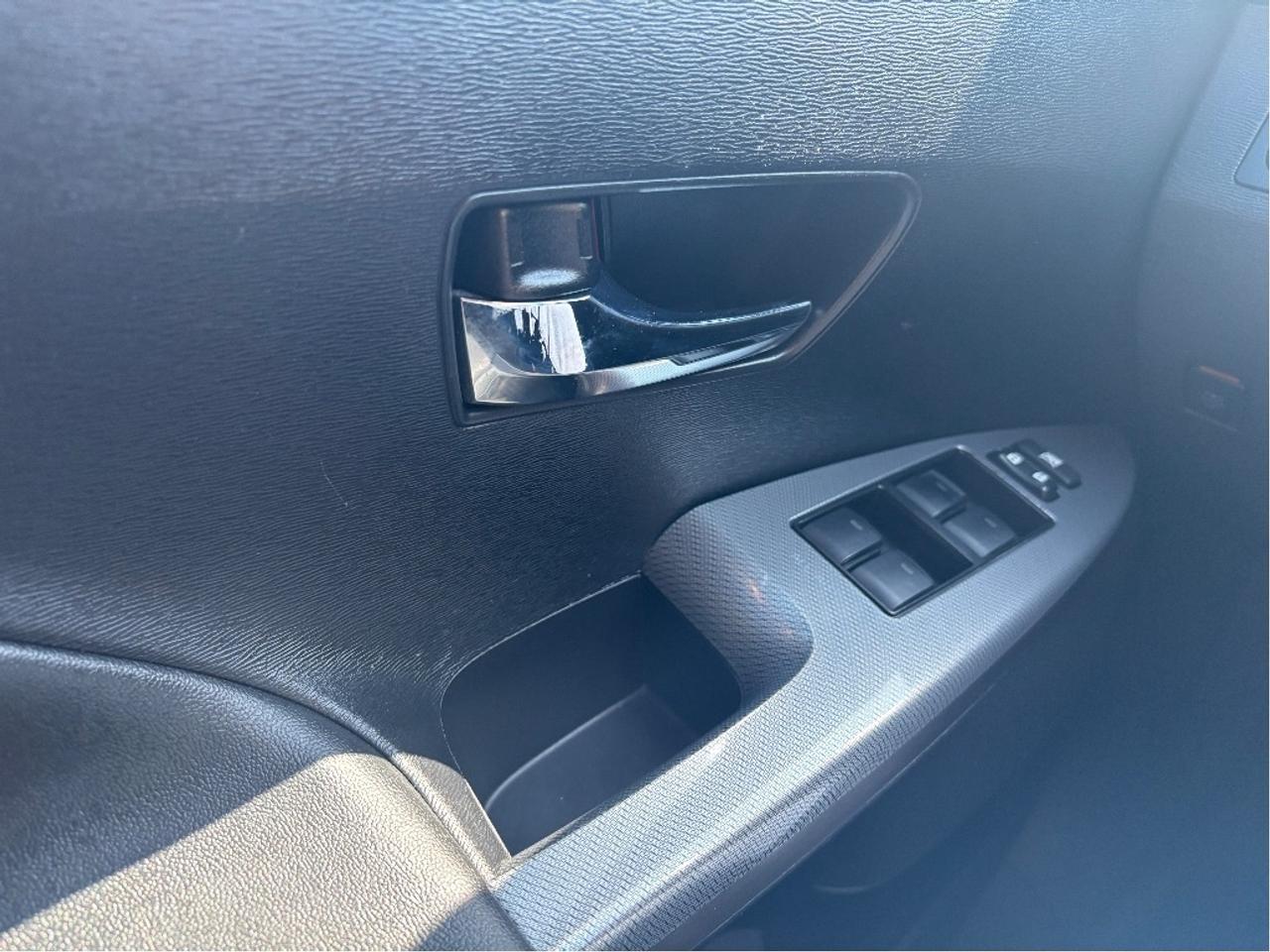 2016 Toyota Venza XLE AWD LEATHER NAV PANO ROOF Photo