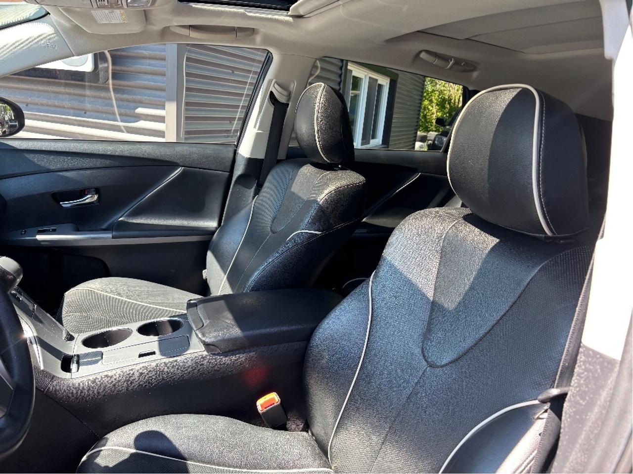 2016 Toyota Venza XLE AWD LEATHER NAV PANO ROOF Photo