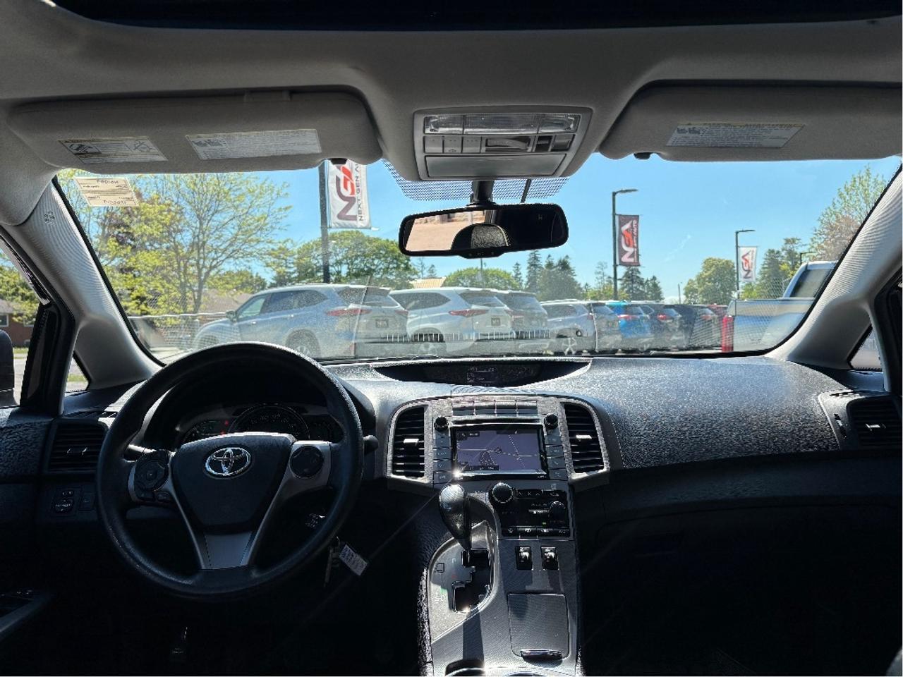 2016 Toyota Venza XLE AWD LEATHER NAV PANO ROOF Photo