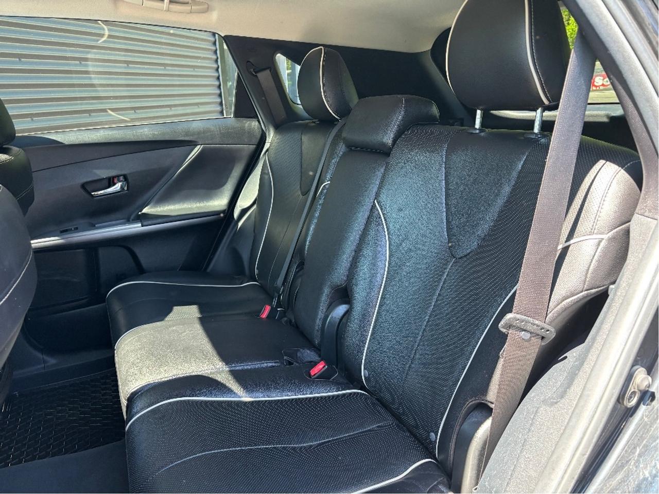 2016 Toyota Venza XLE AWD LEATHER NAV PANO ROOF Photo