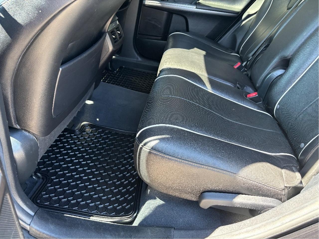 2016 Toyota Venza XLE AWD LEATHER NAV PANO ROOF Photo
