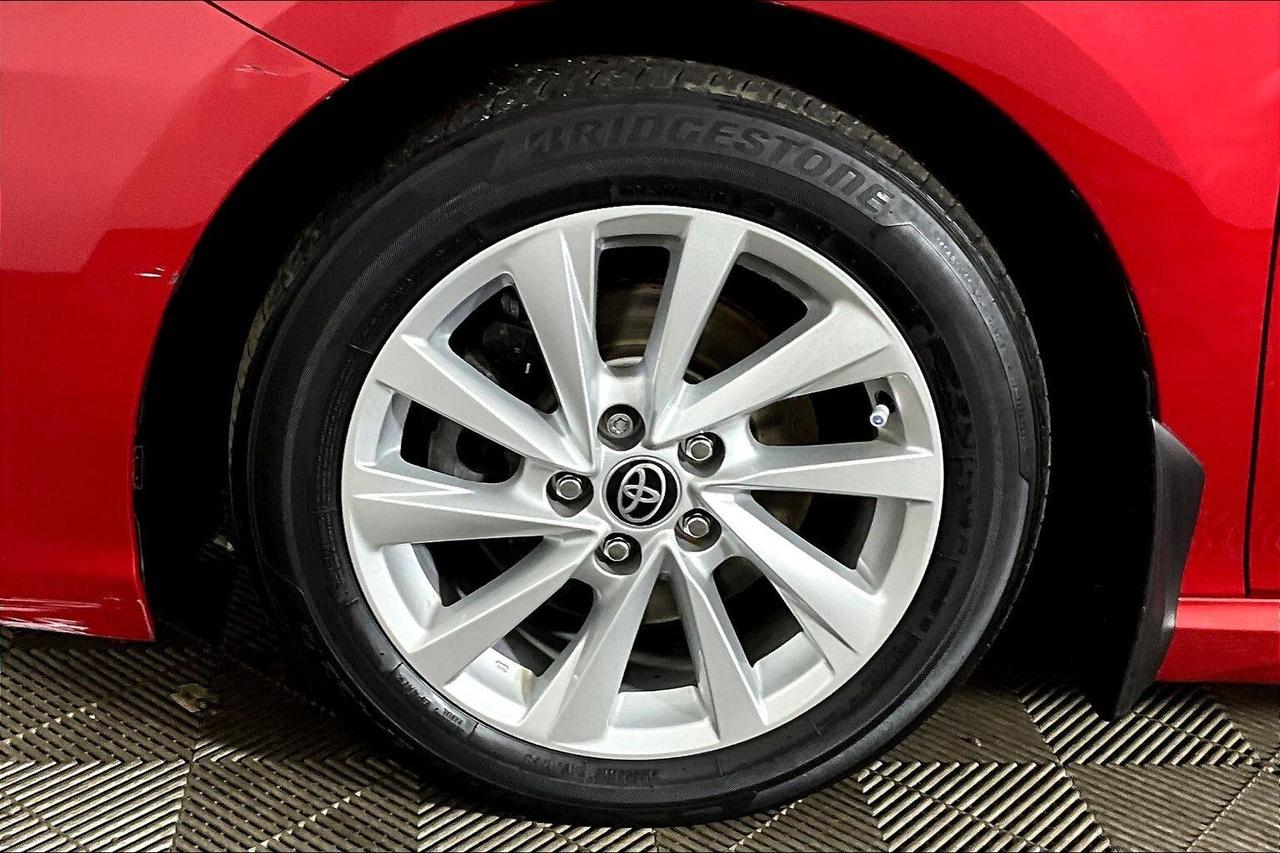 2023 Toyota Camry SE Auto Photo