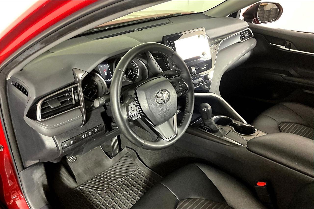 2023 Toyota Camry SE Auto Photo