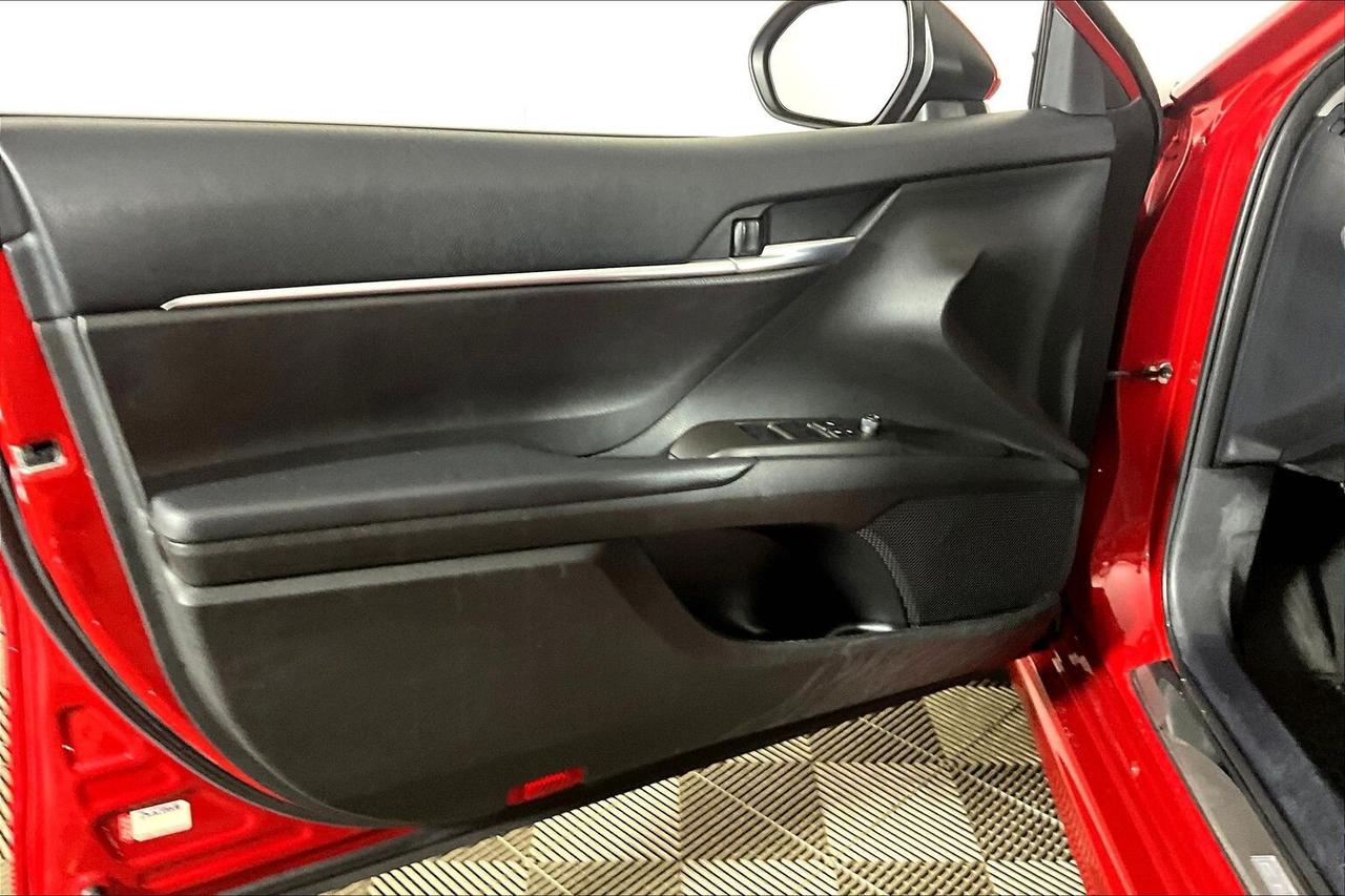 2023 Toyota Camry SE Auto Photo