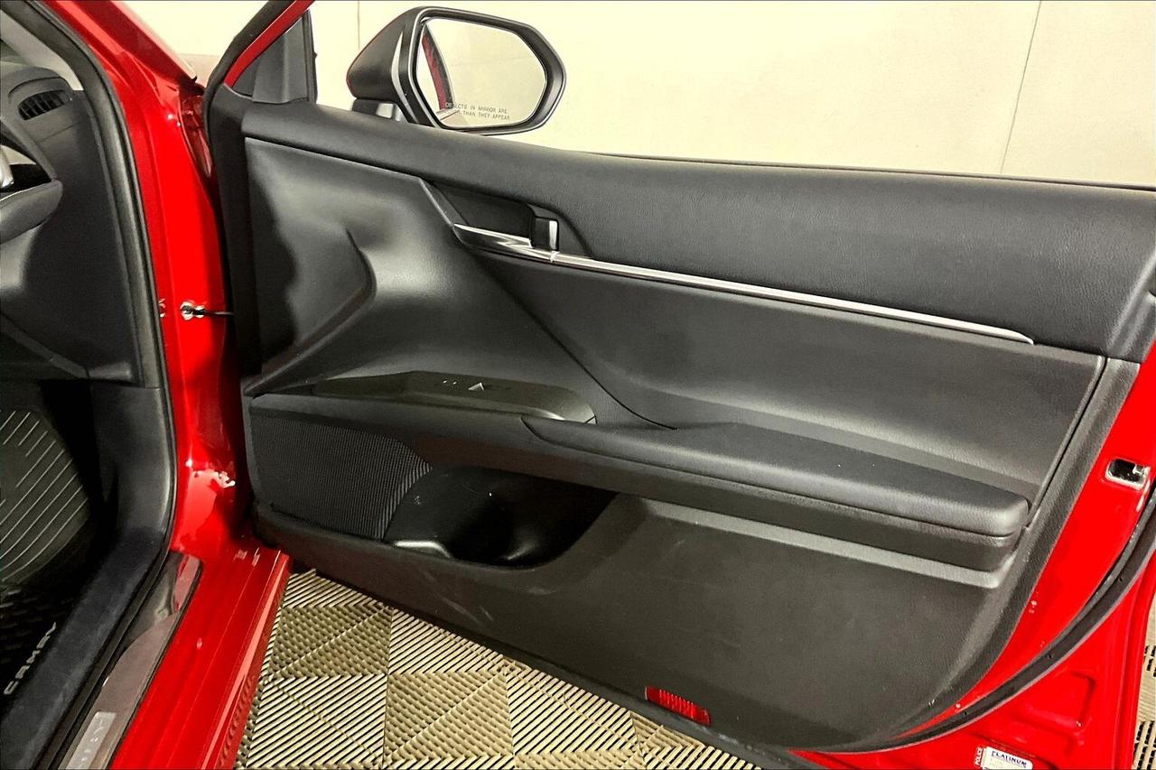 2023 Toyota Camry SE Auto Photo