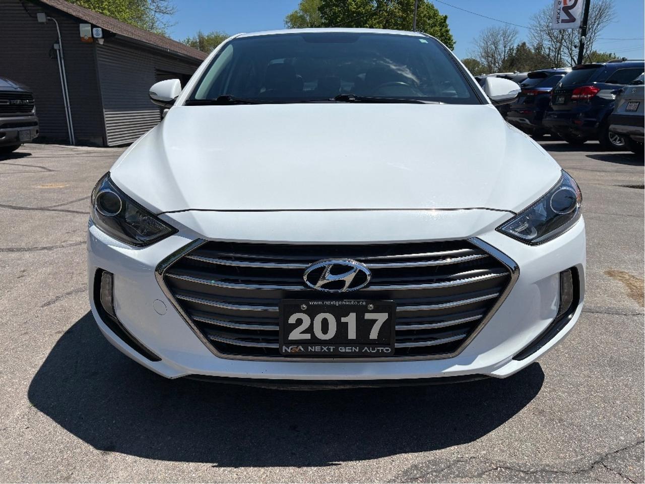 2017 Hyundai Elantra Limited LEATHER NAV ROOF HEATED STEERING Photo2