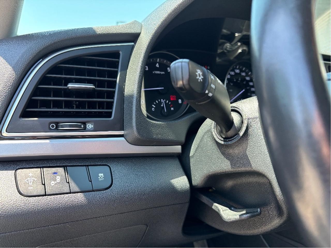 2017 Hyundai Elantra Limited LEATHER NAV ROOF HEATED STEERING Photo