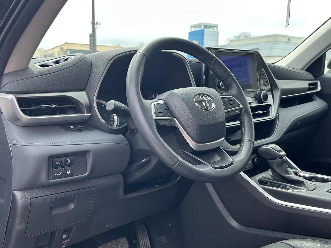 2024 Toyota Highlander XLE AWD Photo