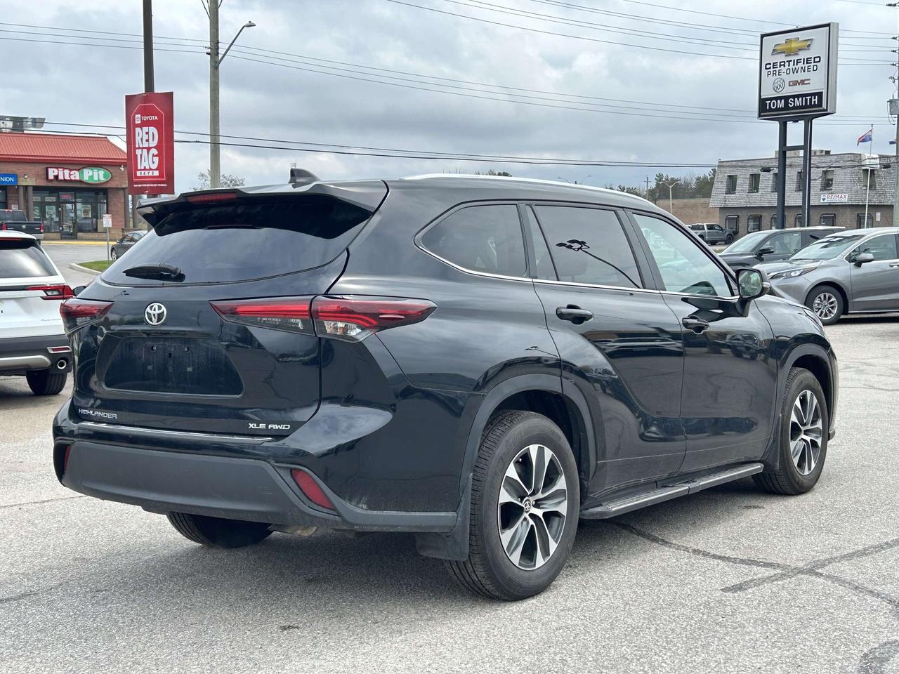 2024 Toyota Highlander XLE AWD Photo4