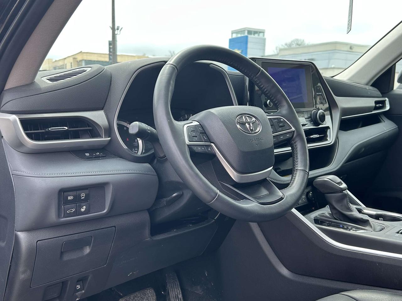2024 Toyota Highlander XLE AWD Photo