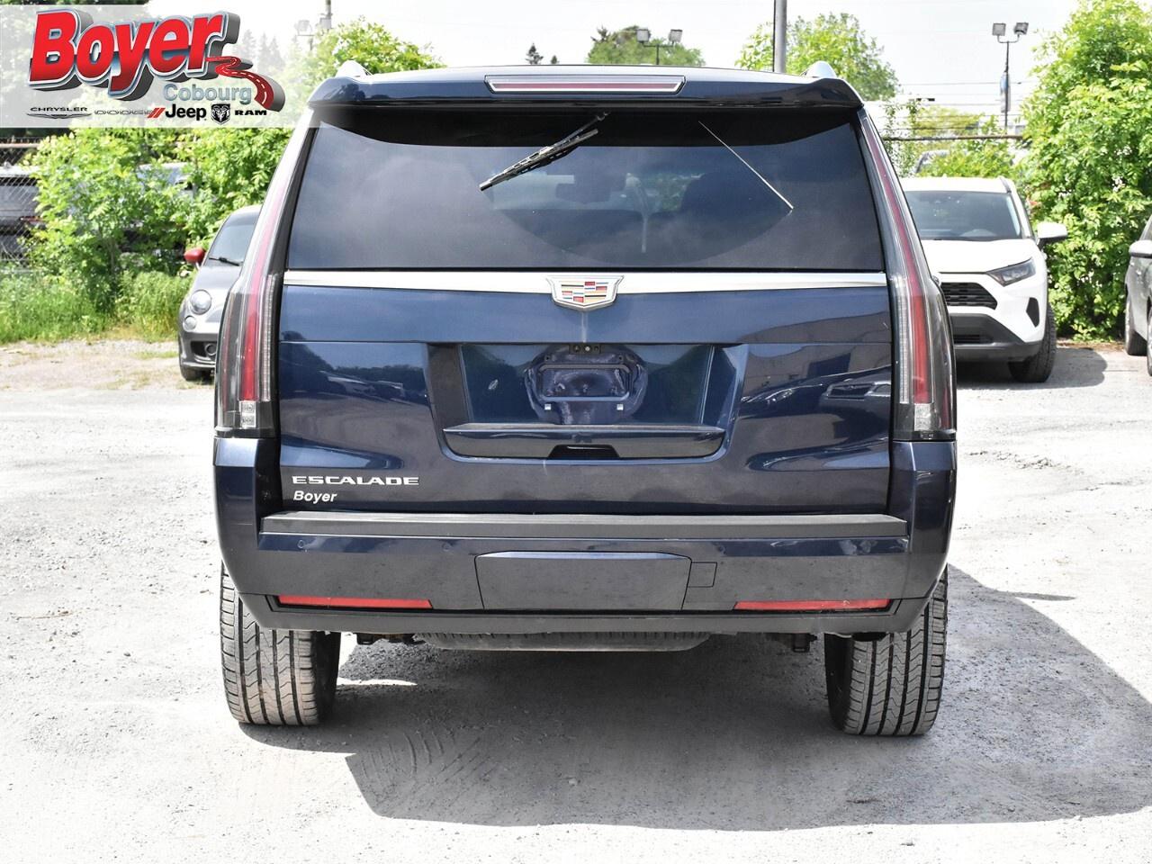 2017 Cadillac Escalade 4WD 4dr Luxury Photo4