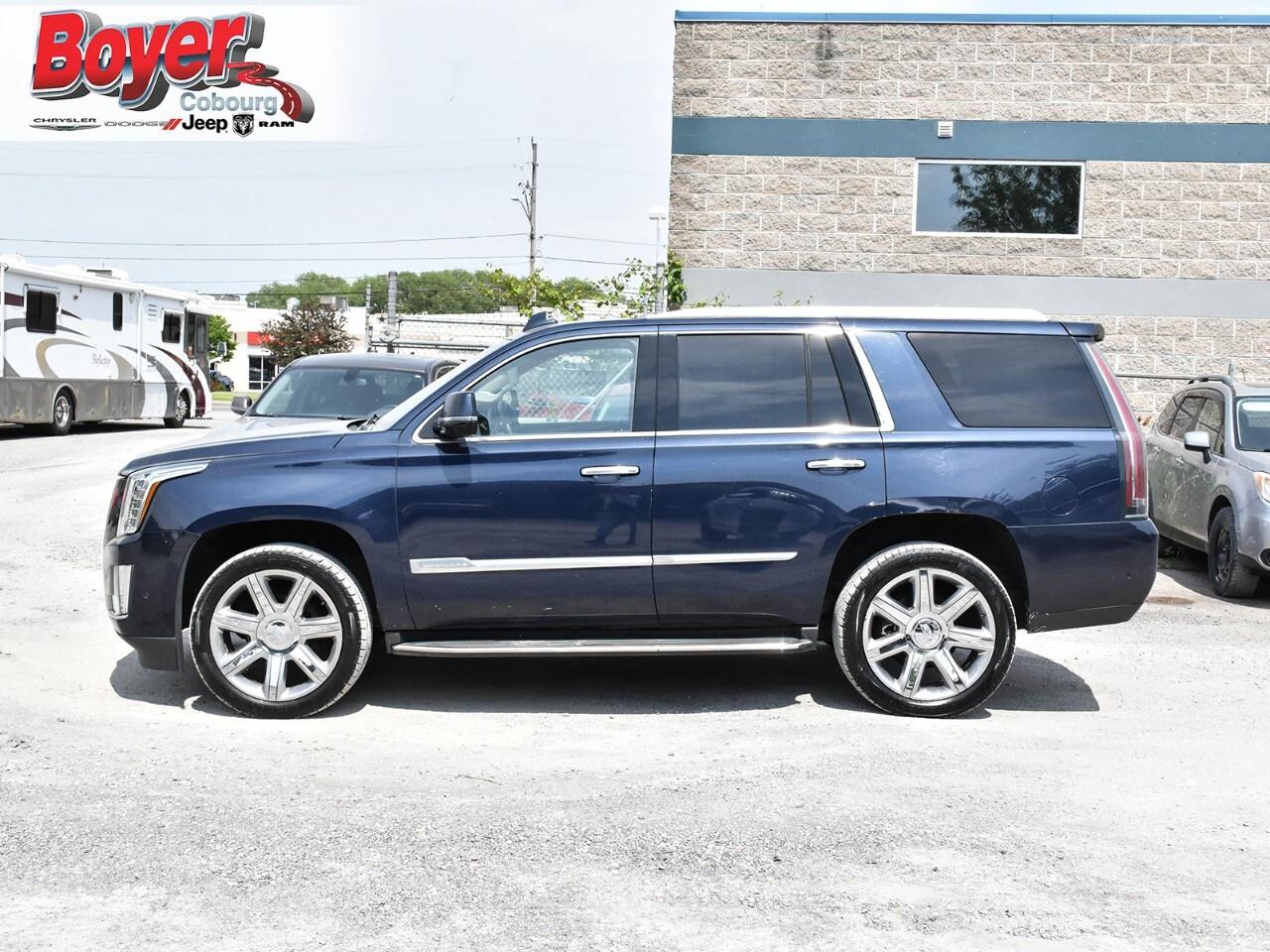 2017 Cadillac Escalade 4WD 4dr Luxury Photo2