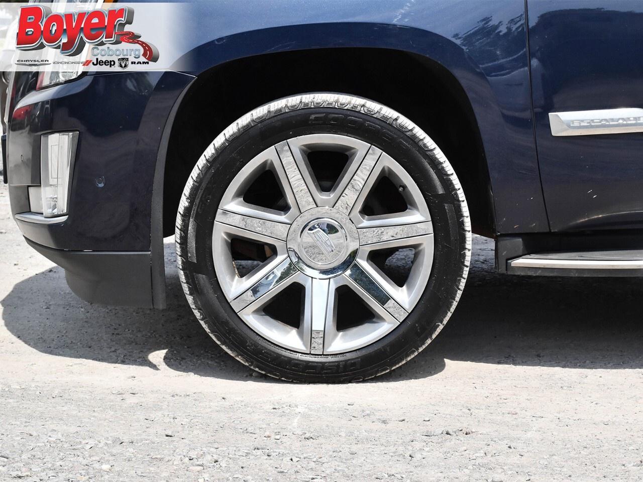 2017 Cadillac Escalade 4WD 4dr Luxury Photo