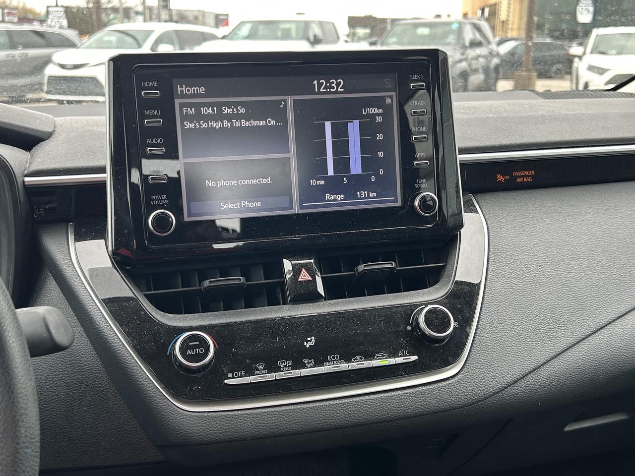 2020 Toyota Corolla LE   LOW KM   ONE OWNER Photo