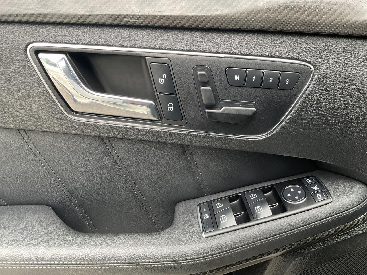 2010 Mercedes-Benz E-Class E63 AMG Sedan - LTHR! NAV! BACK-UP CAM! BSM! DUAL Photo