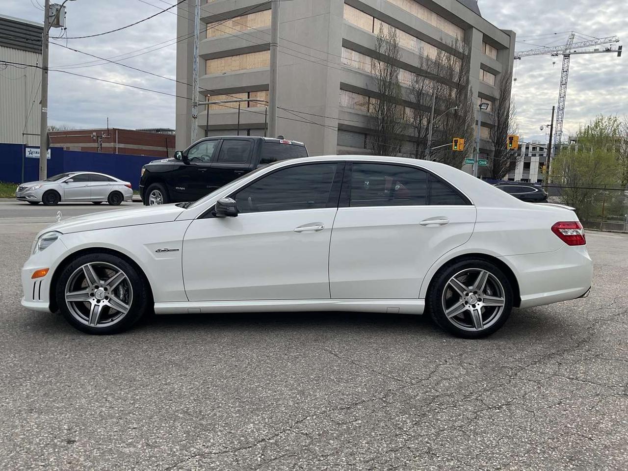 2010 Mercedes-Benz E-Class E63 AMG Sedan - LTHR! NAV! BACK-UP CAM! BSM! DUAL ROOF! Photo3