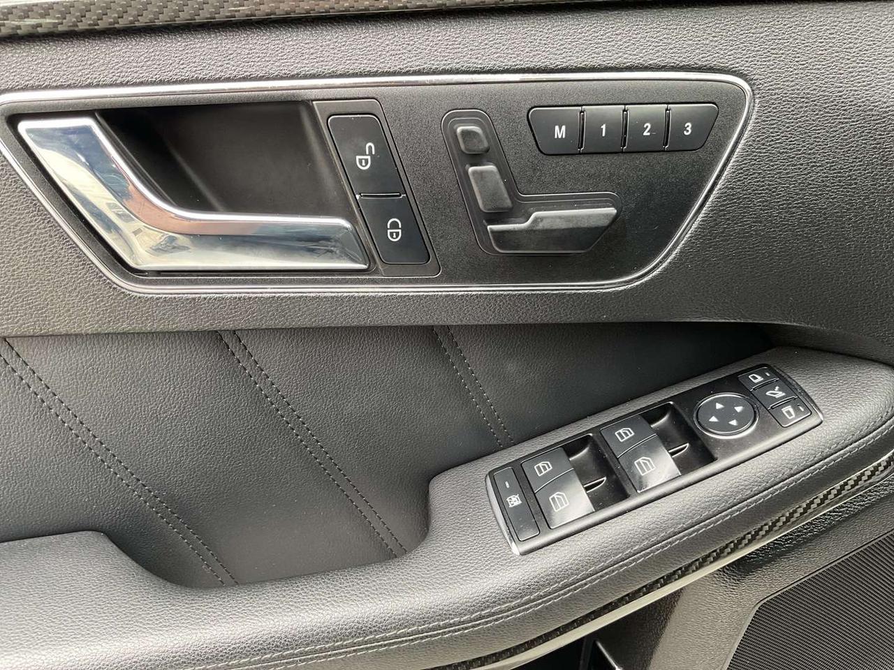 2010 Mercedes-Benz E-Class E63 AMG Sedan - LTHR! NAV! BACK-UP CAM! BSM! DUAL ROOF! Photo
