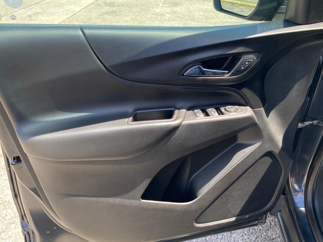 2021 Chevrolet Equinox AWD LT Photo