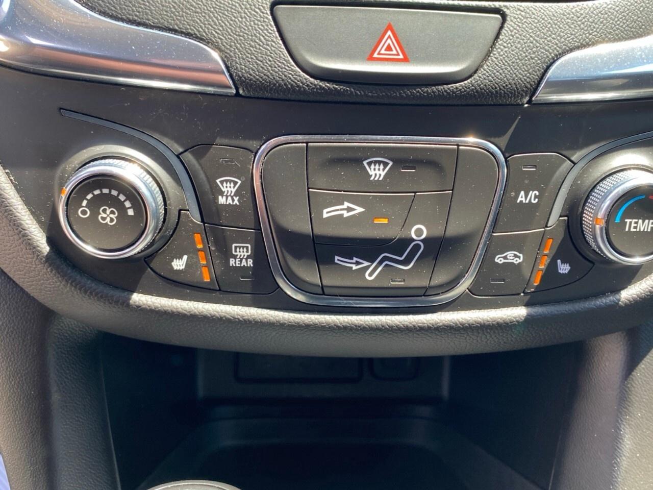 2021 Chevrolet Equinox AWD LT Photo