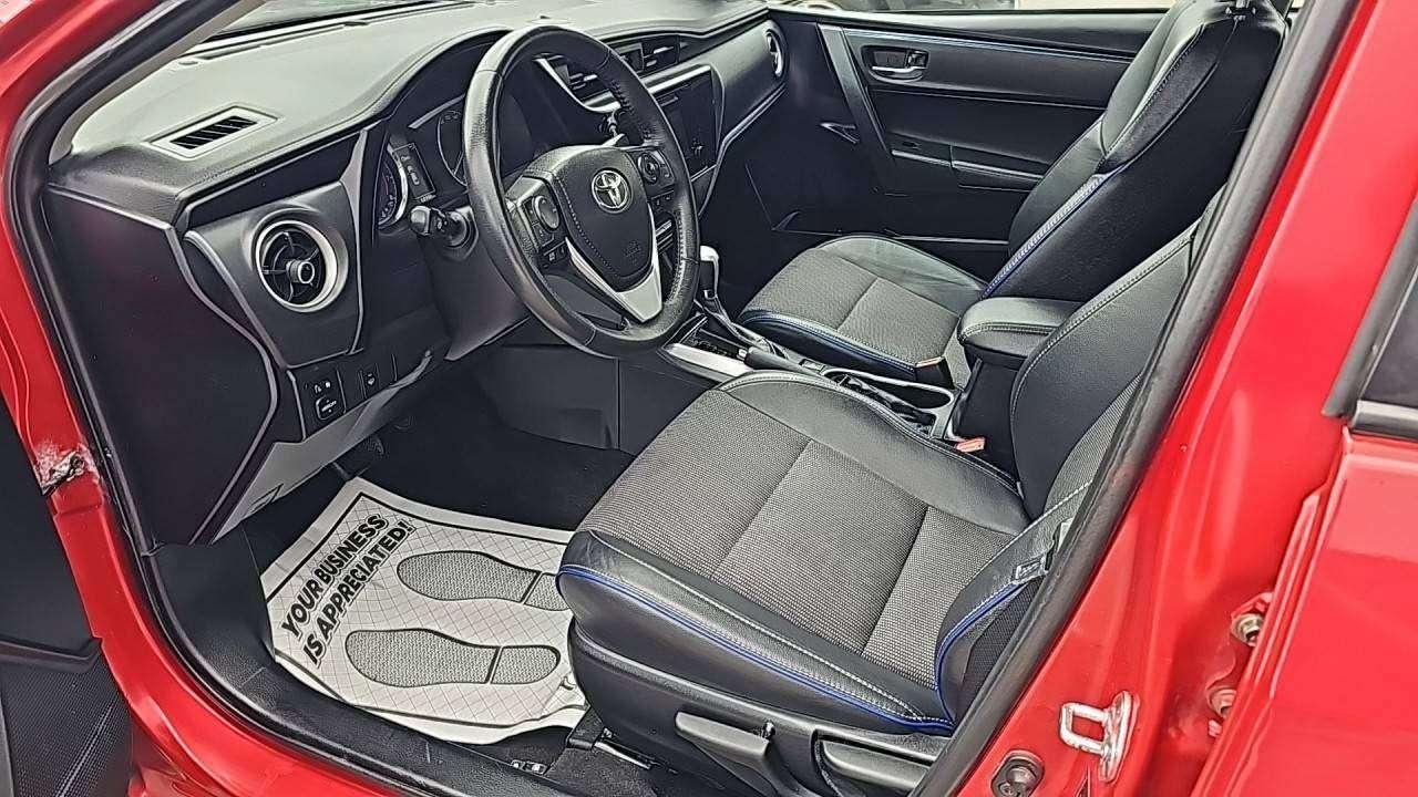 2018 Toyota Corolla SE Photo