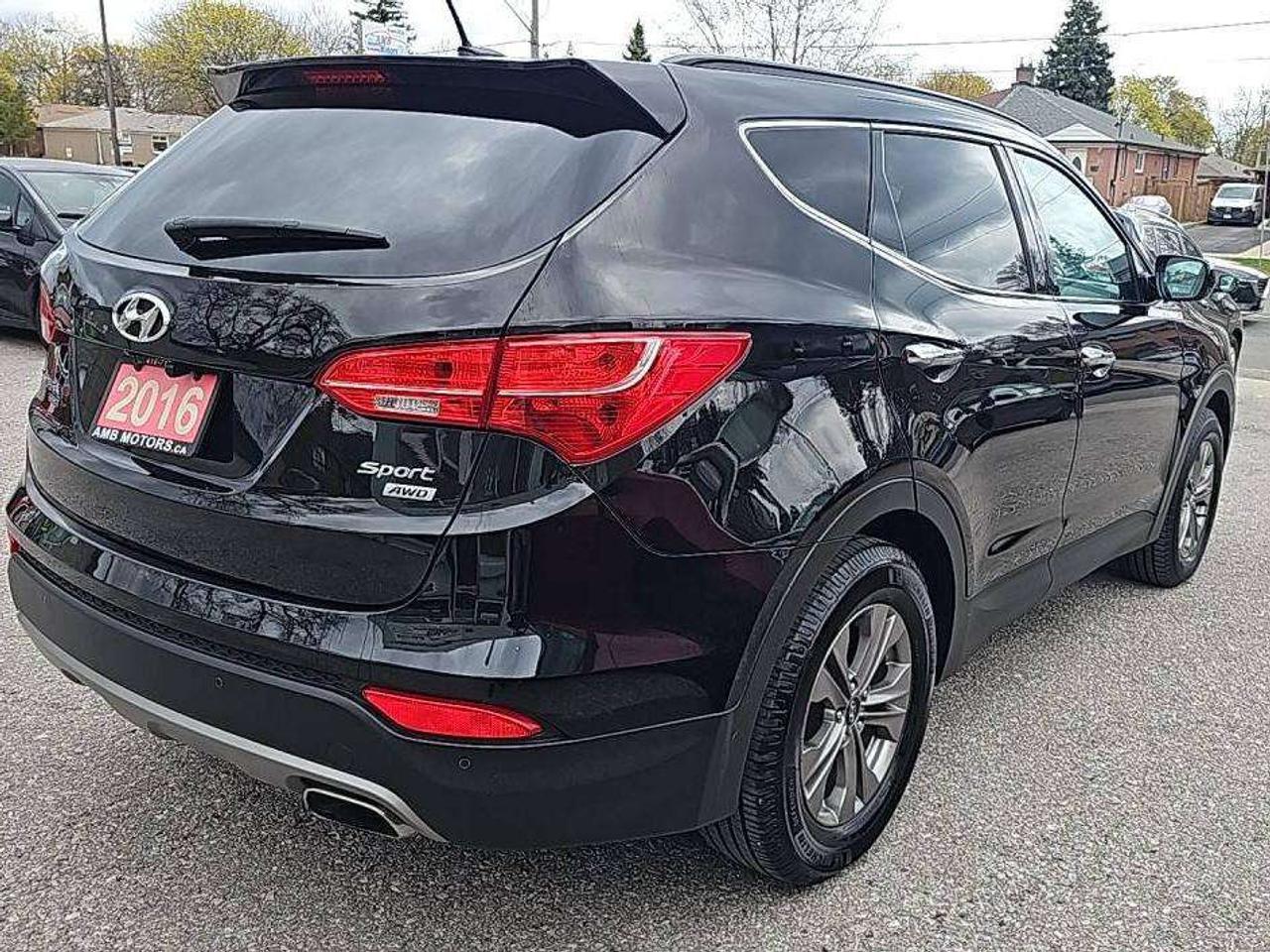 2016 Hyundai Santa Fe Luxury Photo