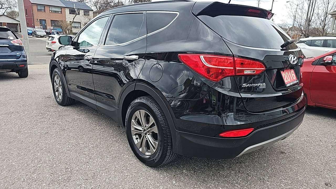 2016 Hyundai Santa Fe Luxury Photo