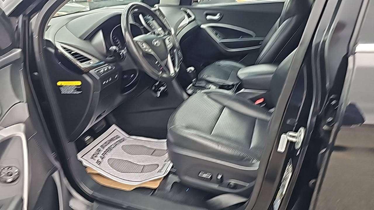 2016 Hyundai Santa Fe Luxury Photo