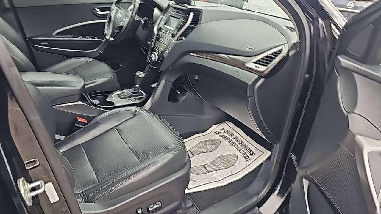 2016 Hyundai Santa Fe Luxury Photo