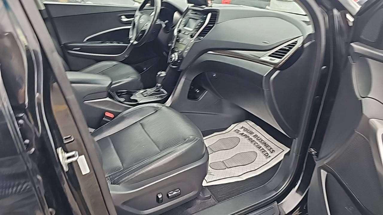 2016 Hyundai Santa Fe Luxury Photo
