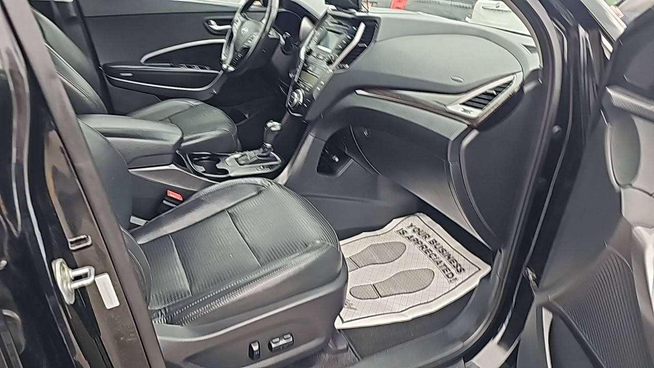 2016 Hyundai Santa Fe Luxury Photo