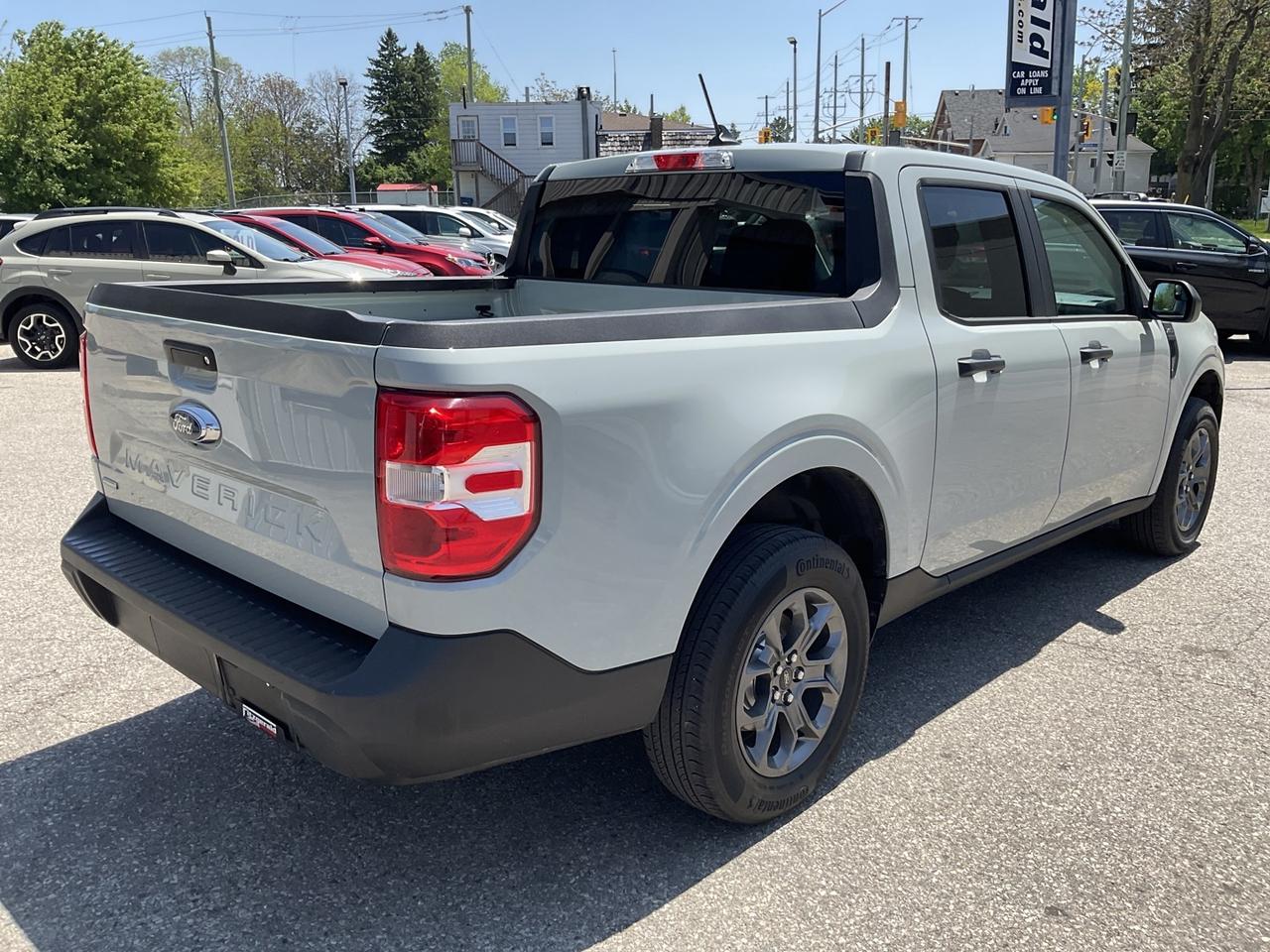 2022 Ford Maverick XLT - HYBRID! ALLOYS! BACK-UP CAM! CAR PLAY! Photo
