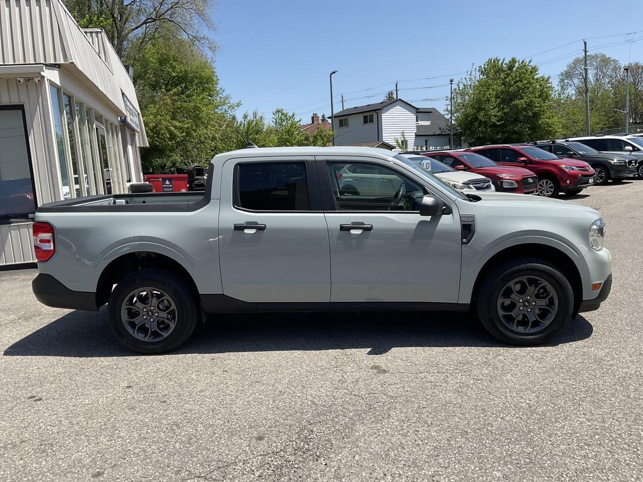 2022 Ford Maverick XLT - HYBRID! ALLOYS! BACK-UP CAM! CAR PLAY! Photo