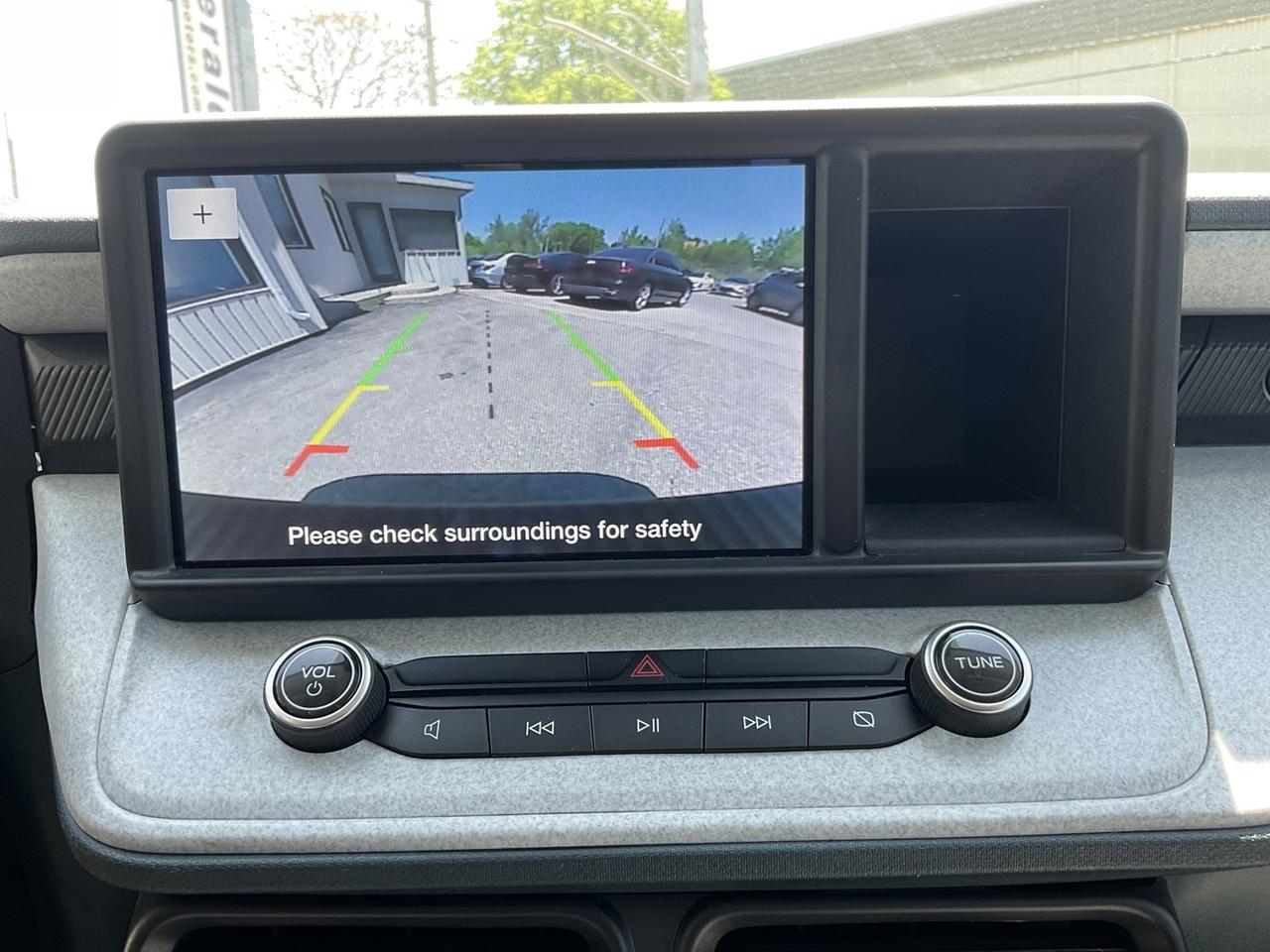 2022 Ford Maverick XLT - HYBRID! ALLOYS! BACK-UP CAM! CAR PLAY! Photo
